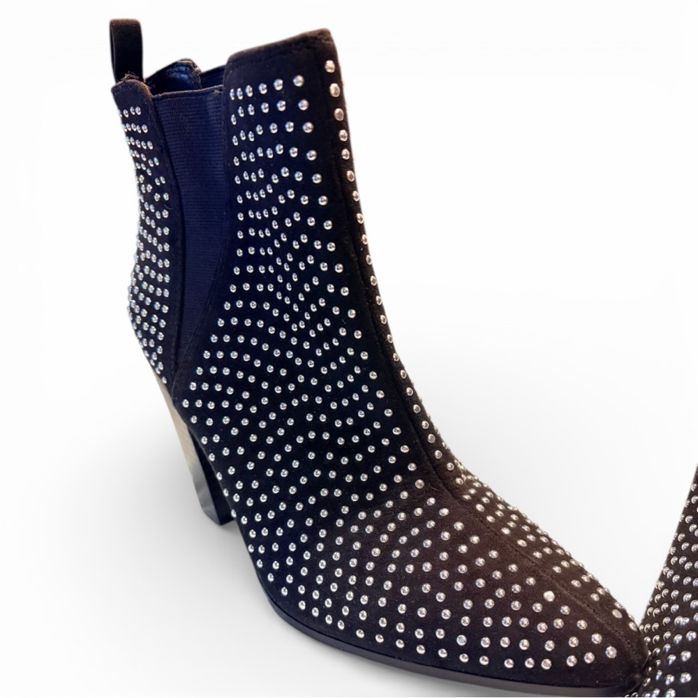 NWOT Black Studded Suede Chelsea Ankle Boots - Size 6.5 🔥 - Picture 3 of 7